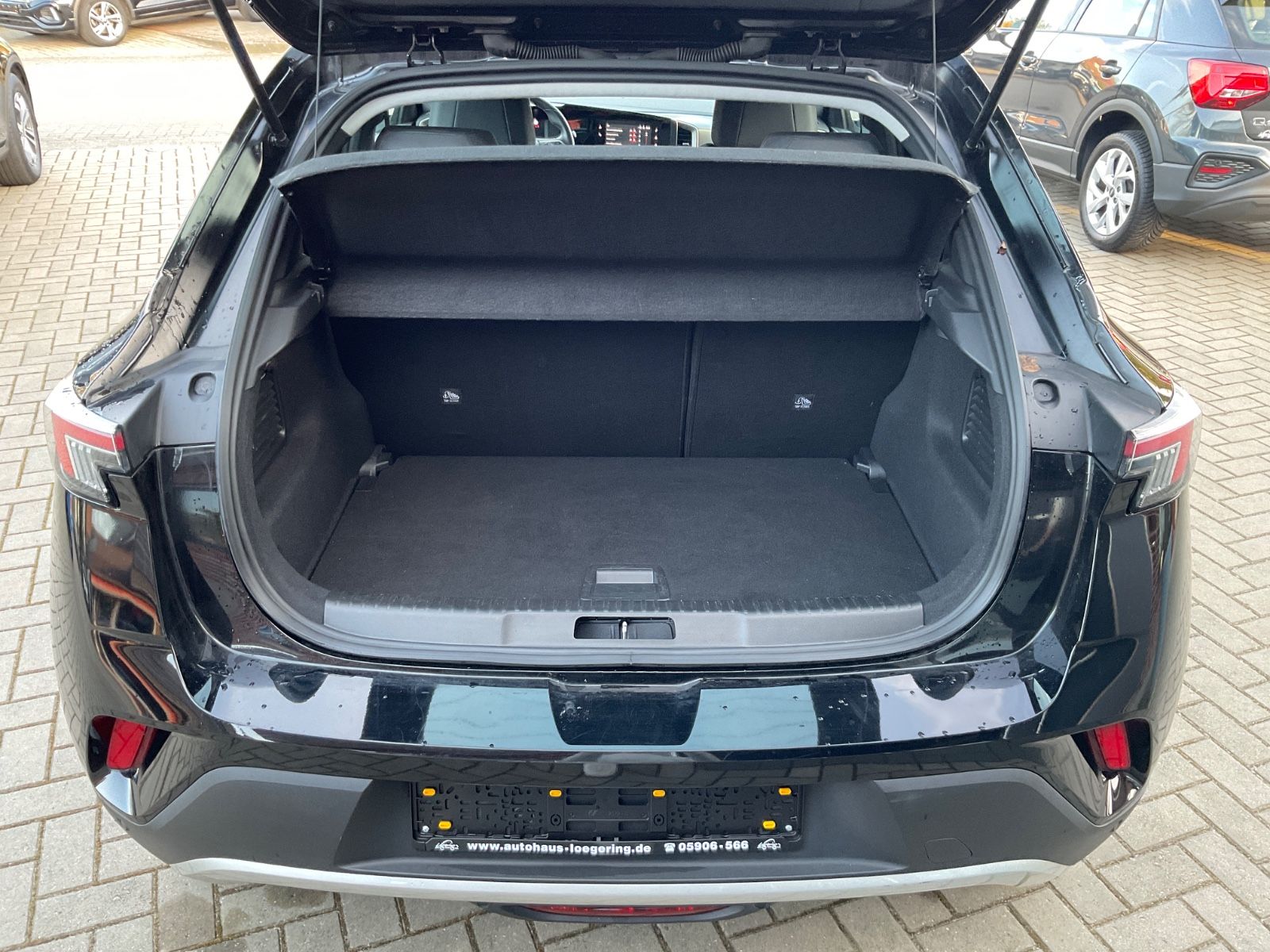 Fahrzeugabbildung Opel Mokka-e 100 kW,Kamera,Navi,Telefon,50KWH