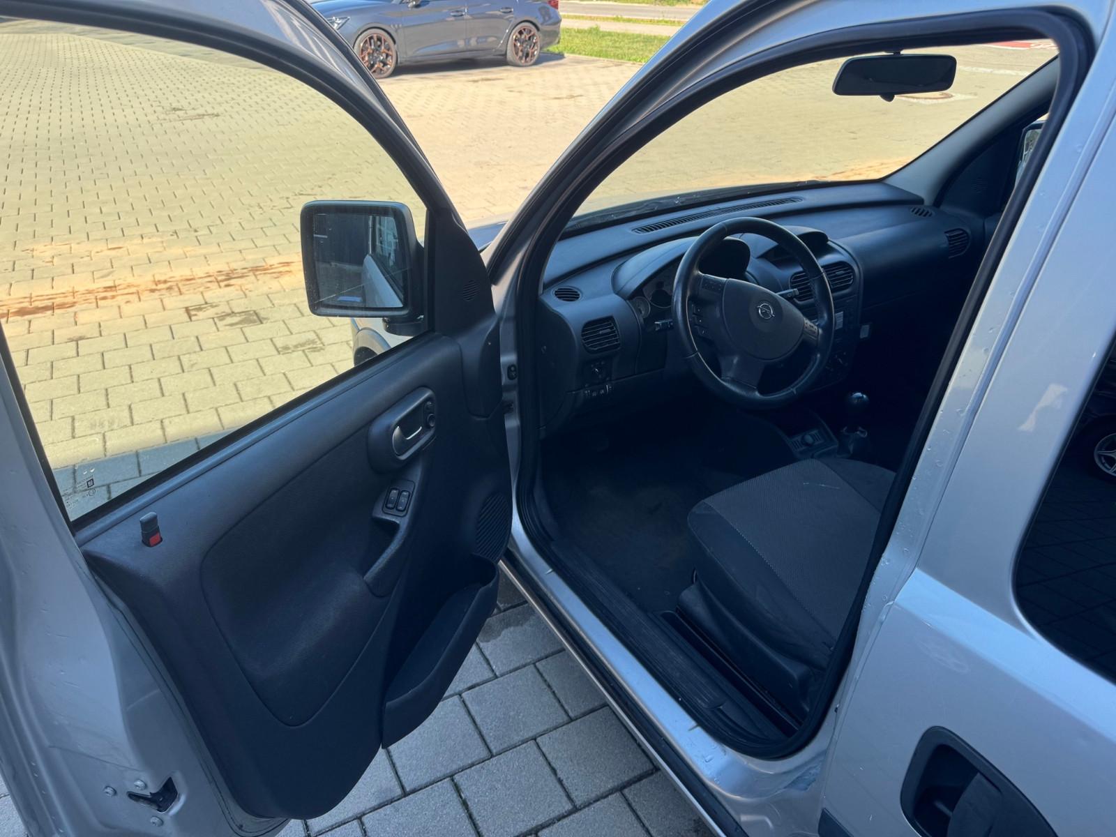Opel Combo 2011 — photo 10