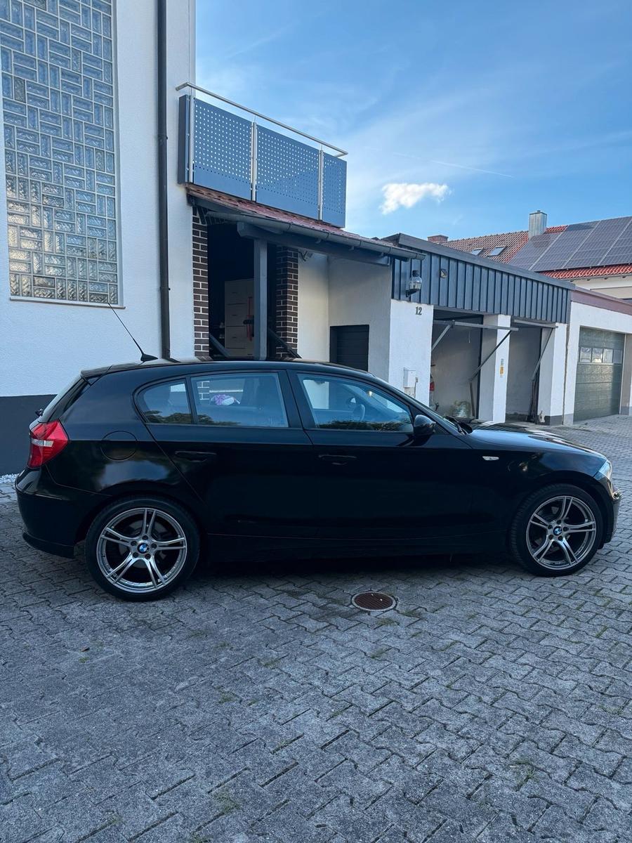 BMW 118 2009 — photo 5