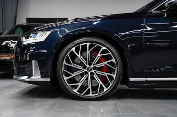 Audi S8 - 10