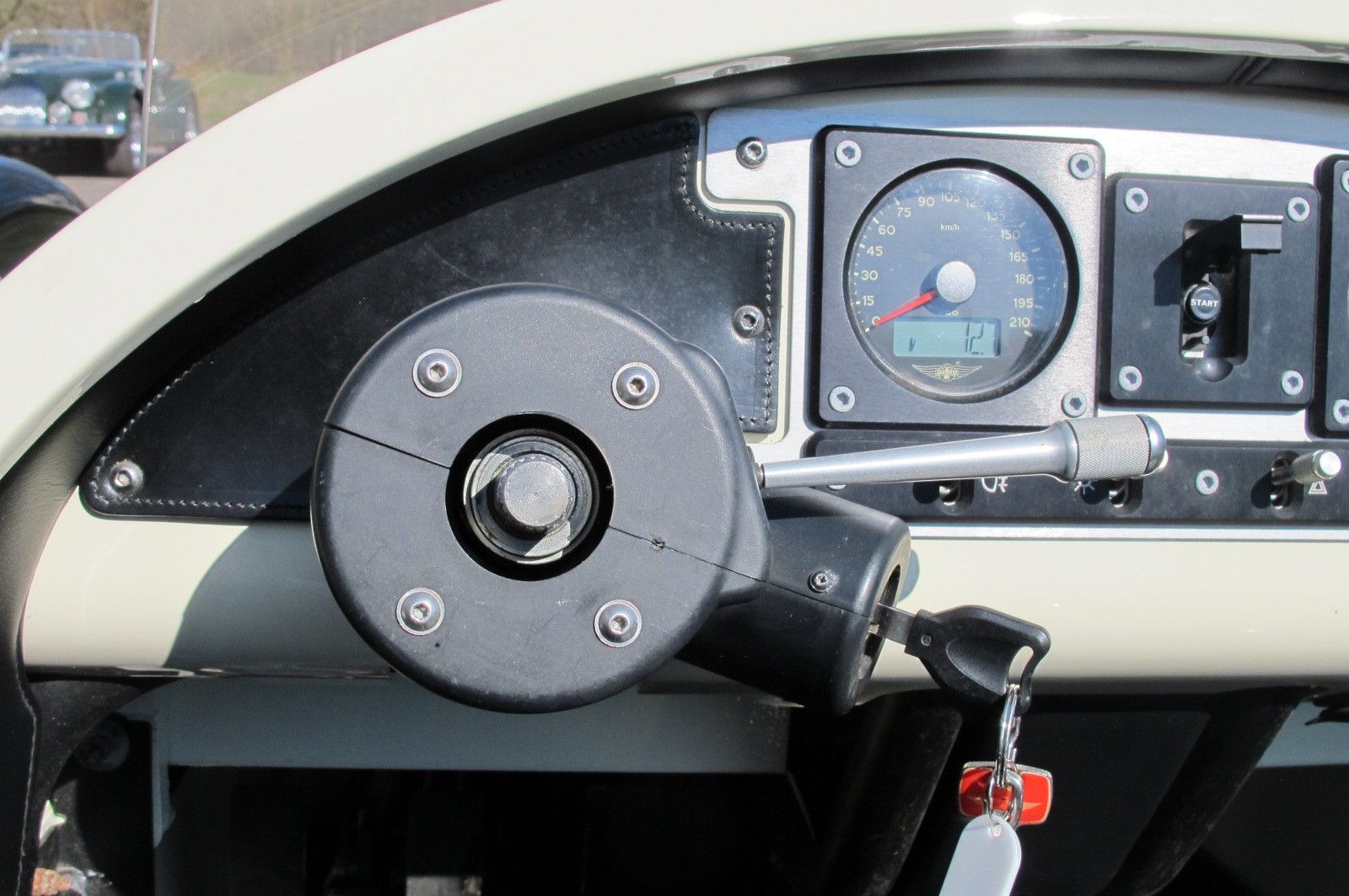 Fahrzeugabbildung Morgan 3 Wheeler Langversion bis 1,98m 1 von10 weltweit