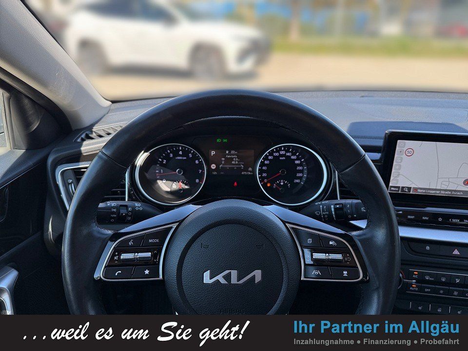 Fahrzeugabbildung Kia CEED KOMBI 1.5T 7DCT SPIRIT 1HD NAVI+LED+JBL+PDC