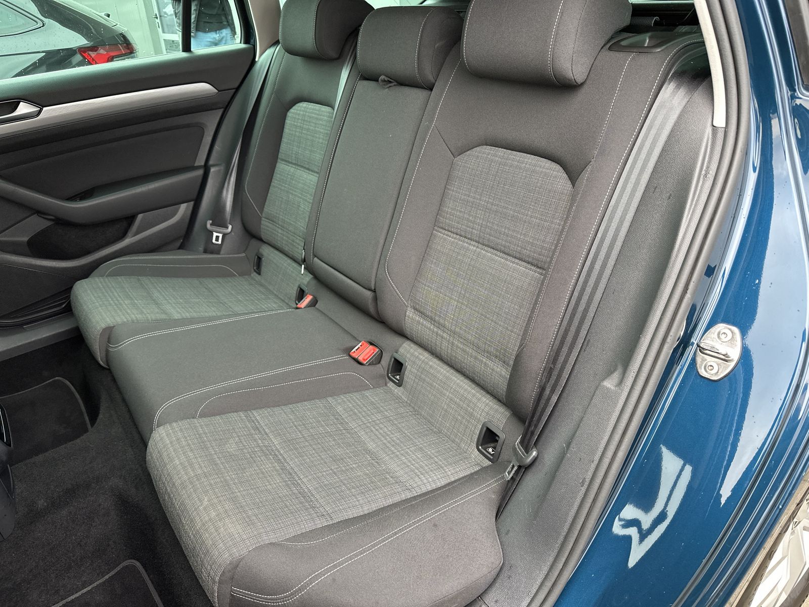 Fahrzeugabbildung Volkswagen Passat Variant 2.0 TDI DSG Business NAV+LED+AHK