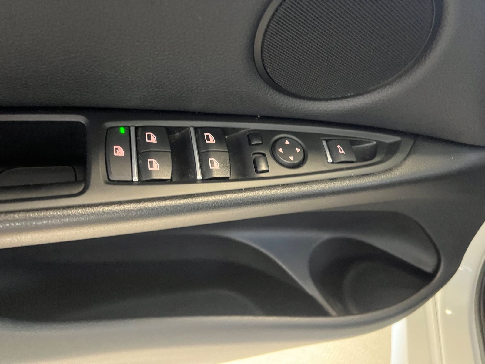 Fahrzeugabbildung BMW X5 xDrive 30 d M Sport Paket