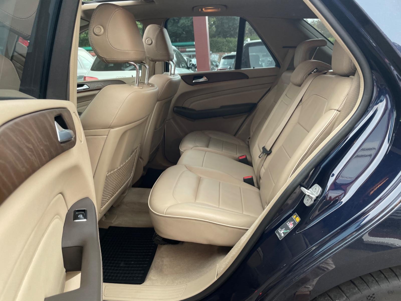 Mercedes-Benz ML 350 4Matic AMG /S-DACH/R-KAMERA/MEMORY/LEDER