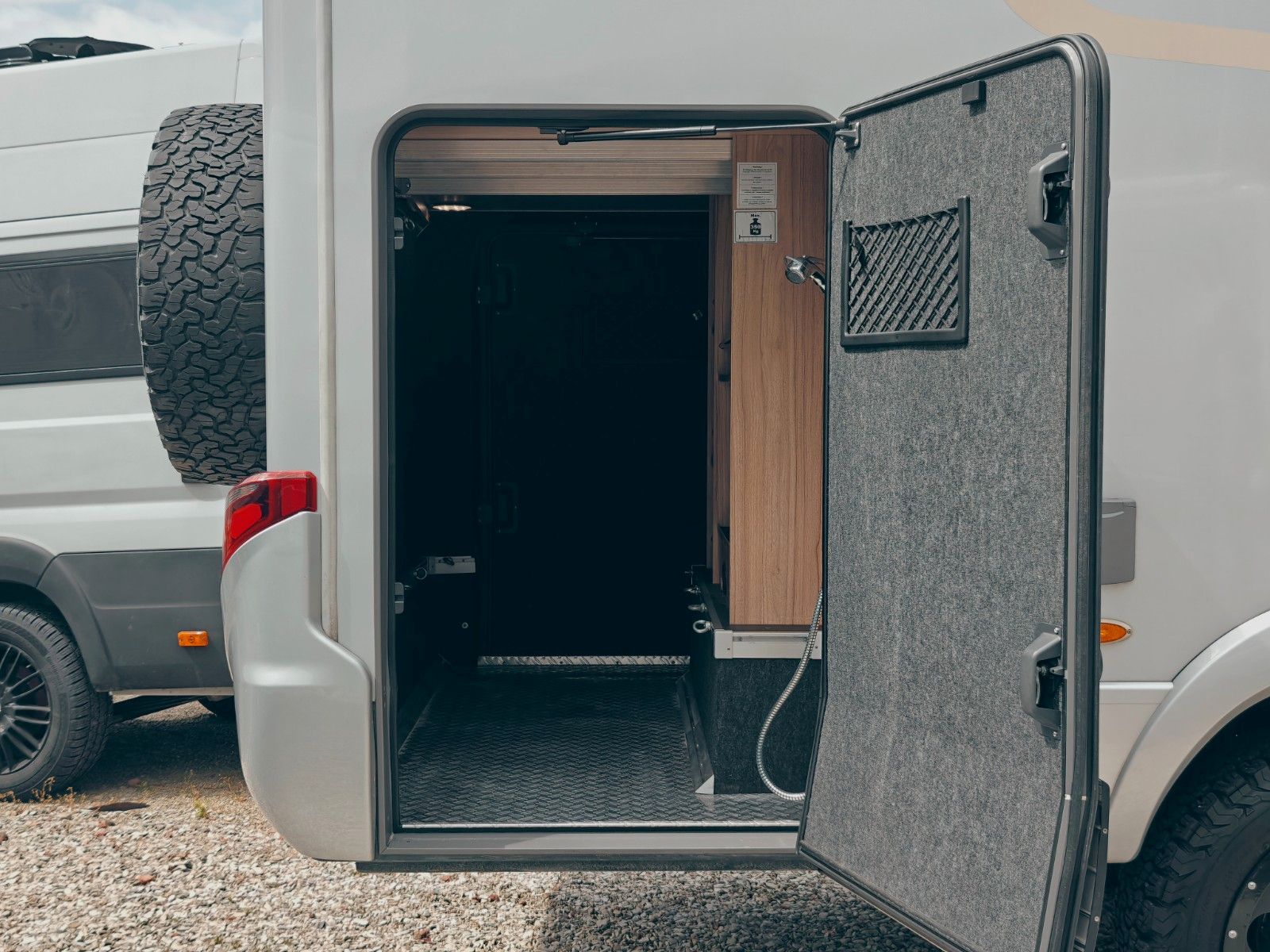 Fahrzeugabbildung HYMER / ERIBA / HYMERCAR ML - T 560 4x4 ALLRAD - AUS 1. HAND!