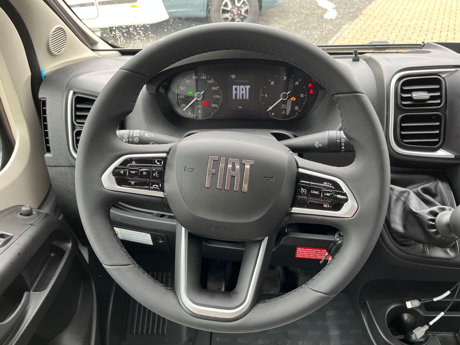 Fahrzeugabbildung Etrusco T 7.4 SB *Markise*Multimedia*Rahmenfenster