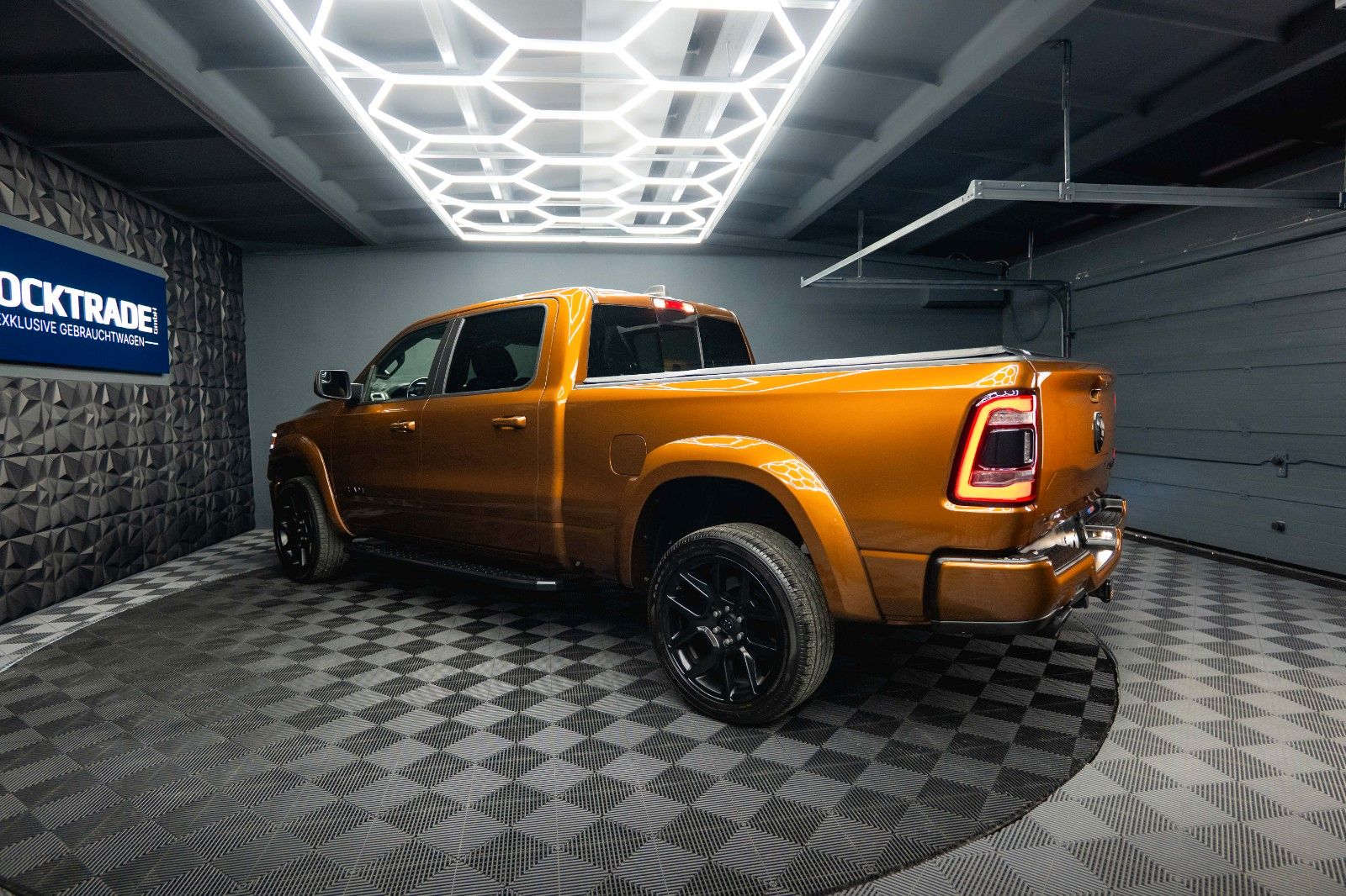 Fahrzeugabbildung Dodge RAM 5.7 V8 HEMI 4x4 COPPERHEAD Offroad LONGBED