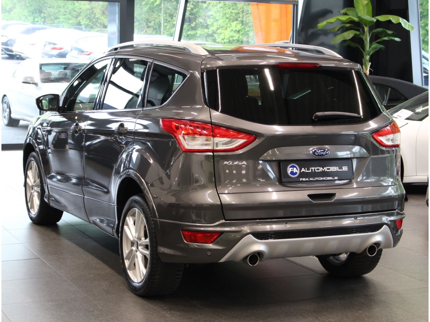 Fahrzeugabbildung Ford Kuga Individual 2.0 TDCi *AHK*Pano*Klima*