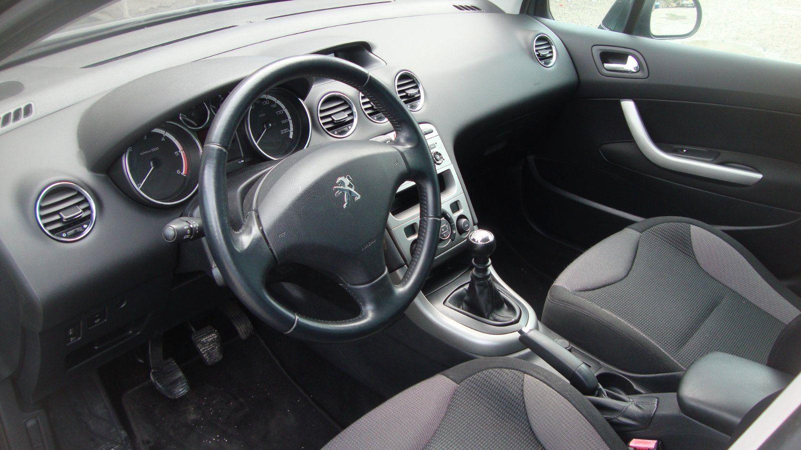 Peugeot 308 2011 — photo 8