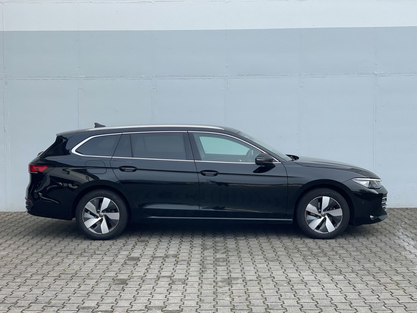 Passat Variant 1.5 eTSI Business AHK/360°Kamera