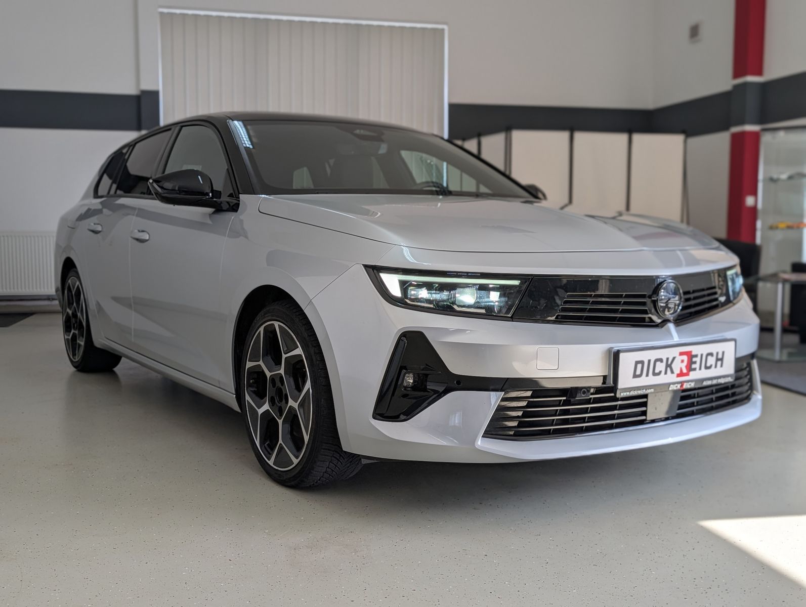 Fahrzeugabbildung Opel Astra Ultimate IntelliLux IDri AHK VOLL UVP:44T€