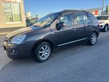 Kia Carens EX - graue Kia Carens