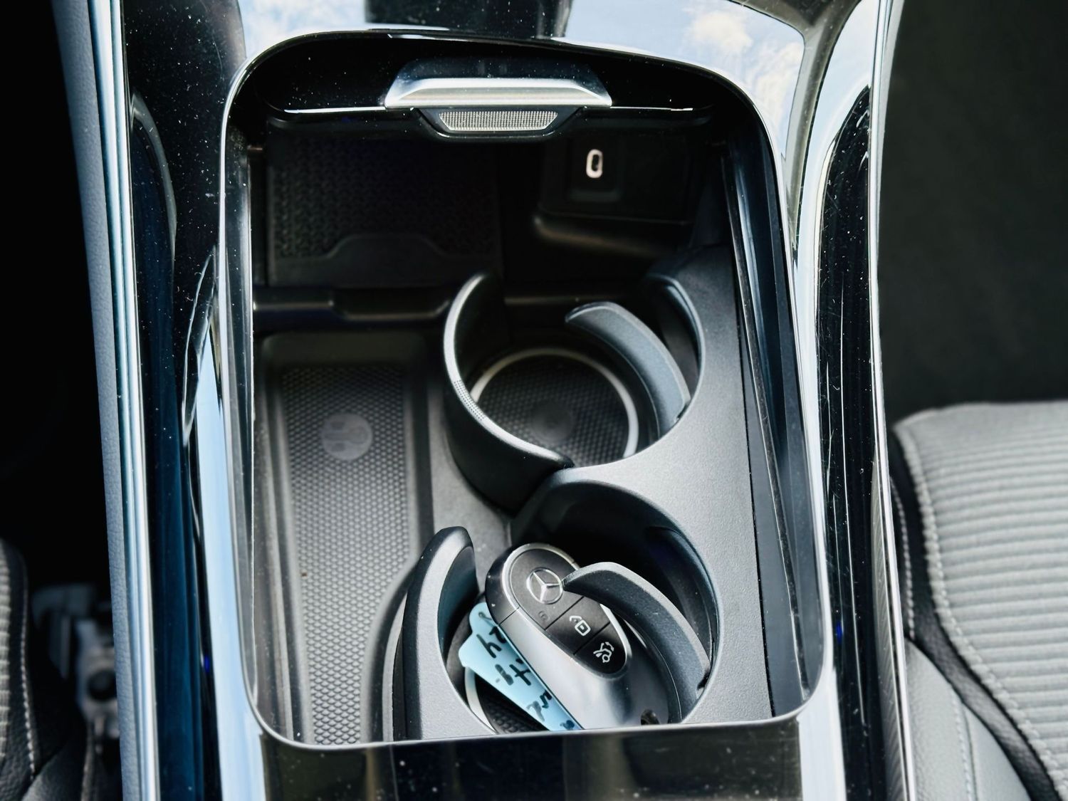 Fahrzeugabbildung Mercedes-Benz GLC 220 d 4M AVANTGARDE, AHK, LED, Navi, RFK, Wi