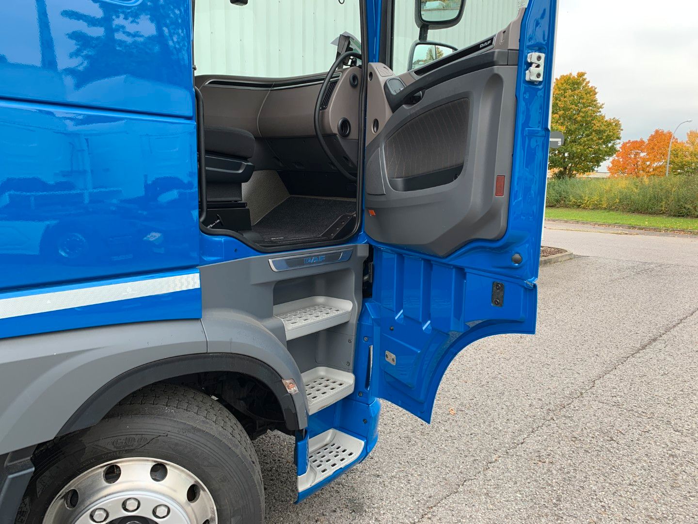 Fahrzeugabbildung DAF FT XF 480 SC LD