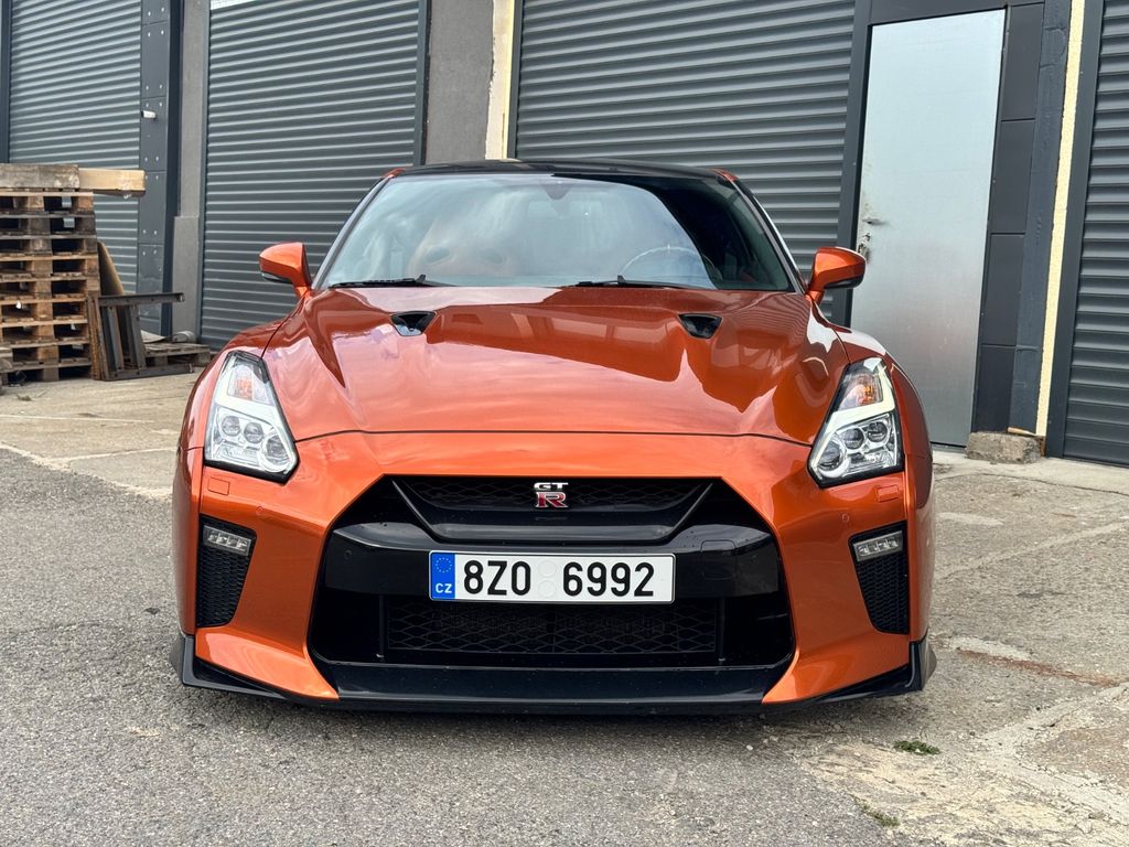 Image of Nissan GT-R