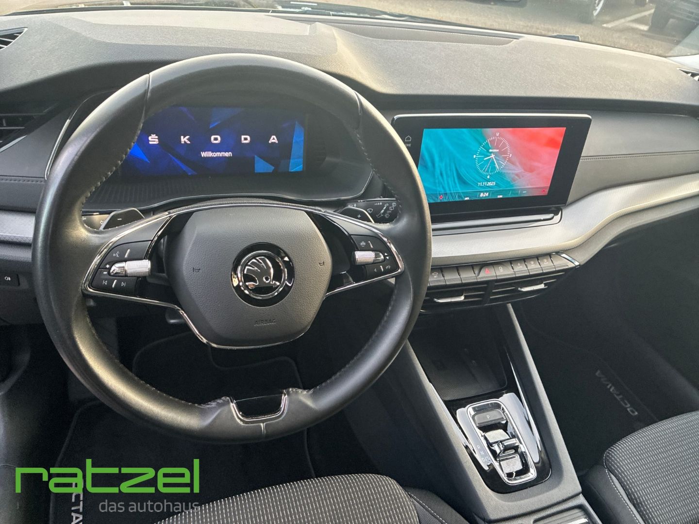 Fahrzeugabbildung SKODA Octavia Combi 2.0 TDI DPF Ambition Navi LED Smar