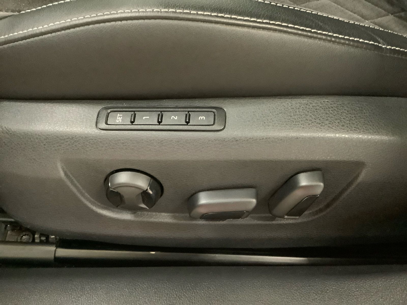 Superb Combi Sportline 206 kW 4x4 NAVI LED AHK