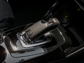 Peugeot 2008 GT Spurhalteassistent Kamera Navi LED AHK