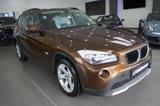 BMW X1 sDrive 20i+CAPLAY+NAVI+KAMERA+PDC - BMW X1 aus 2012 mit Benzin-Antrieb: Geländewagen