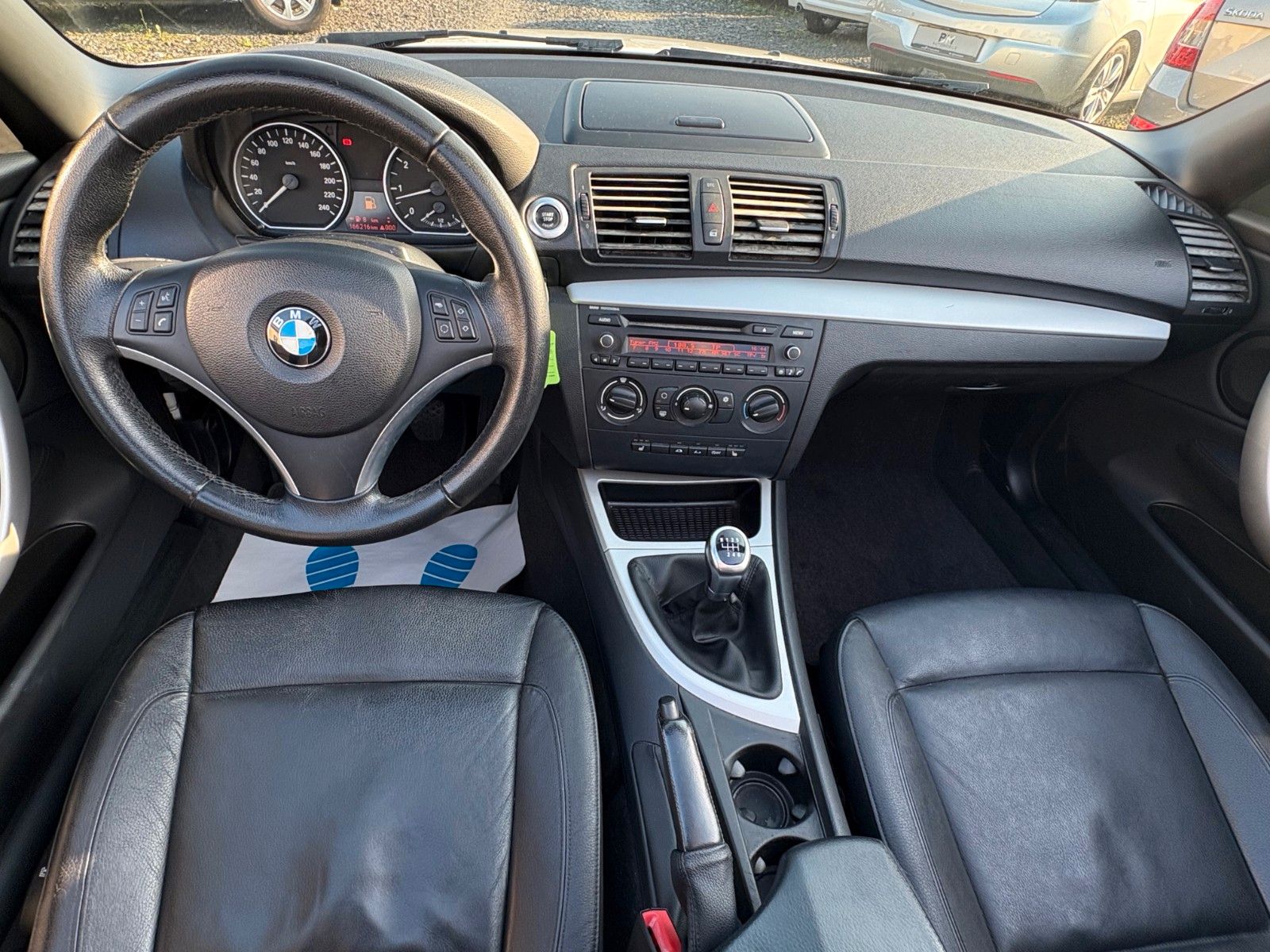 Fahrzeugabbildung BMW 118i Cabrio Leder Klima Tempo SCHECKHEFT SPORTLE