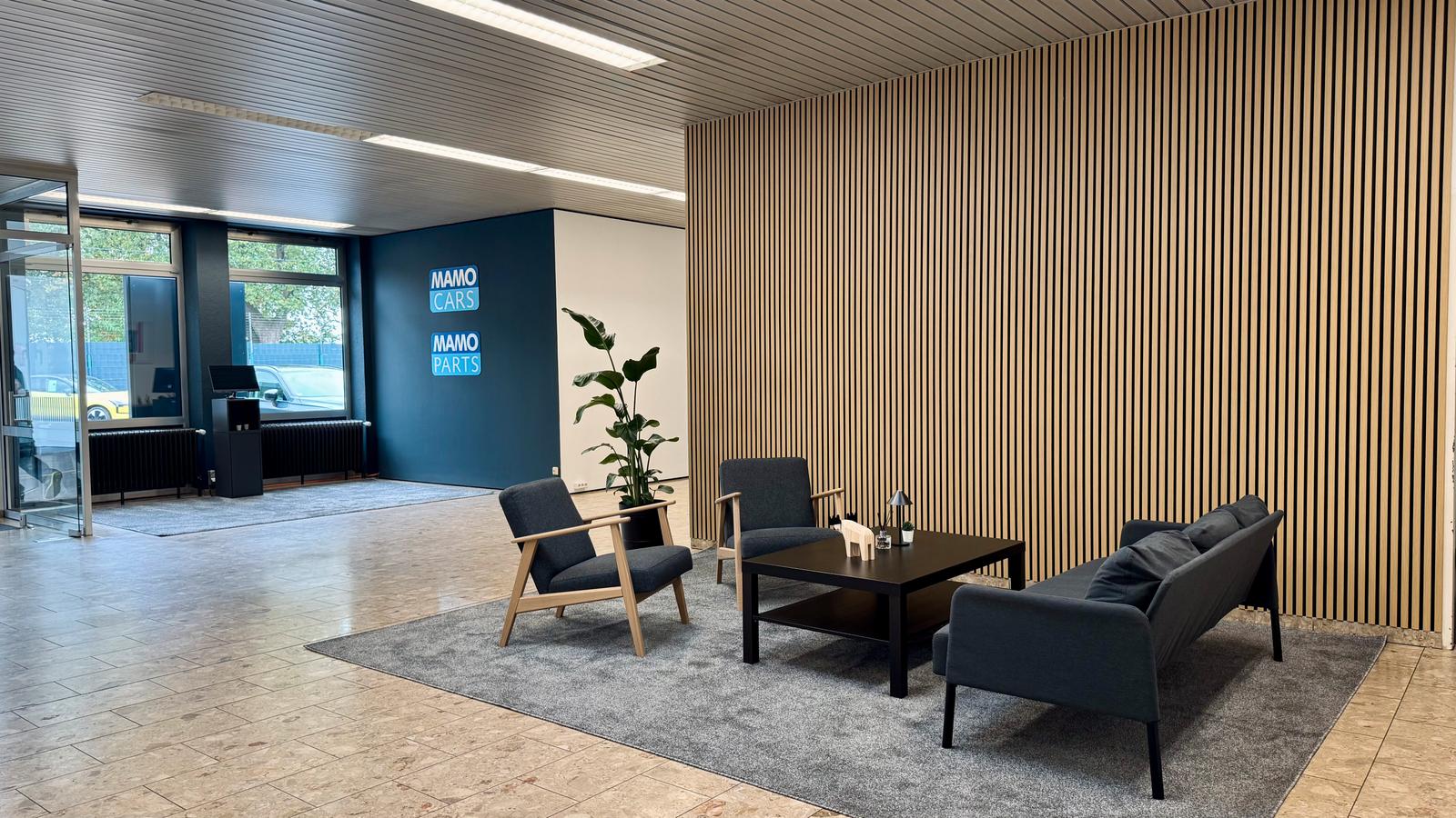 showroom-image-top