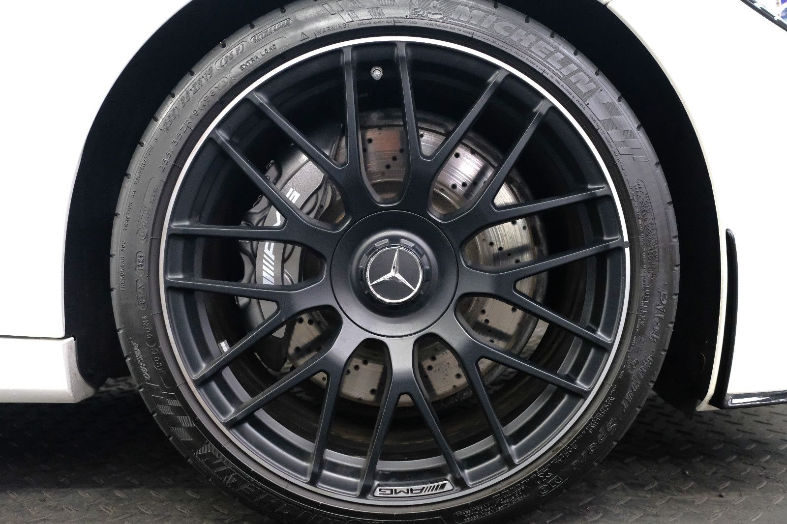 Fahrzeugabbildung Mercedes-Benz C 63 AMG/DRIVERS PACKAGE/PERFORMANCE/ABGASANLAGE