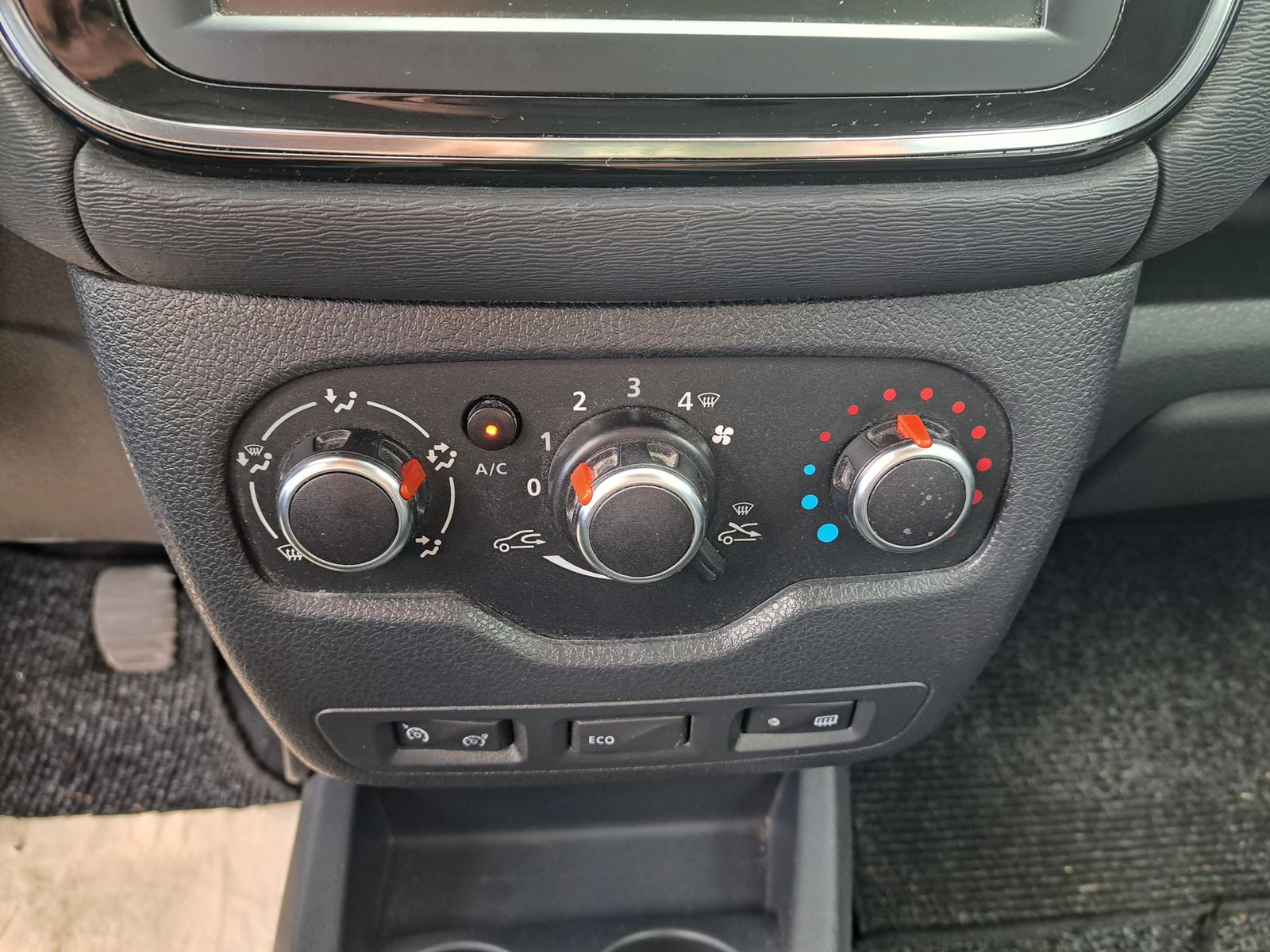 Fahrzeugabbildung Dacia Dokker Stepway TCe 115 NAVI KAMERA SITZHEIZUNG