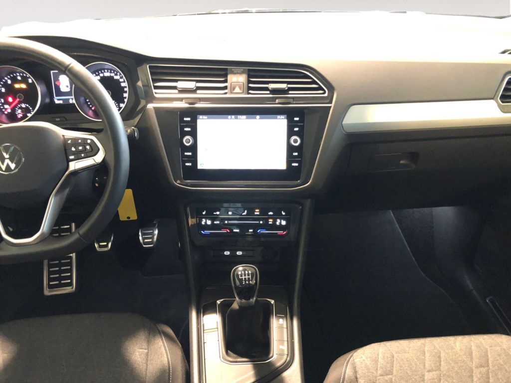 Fahrzeugabbildung Volkswagen Tiguan 1.5 TSI Life beheizbares Lenkrad Navi