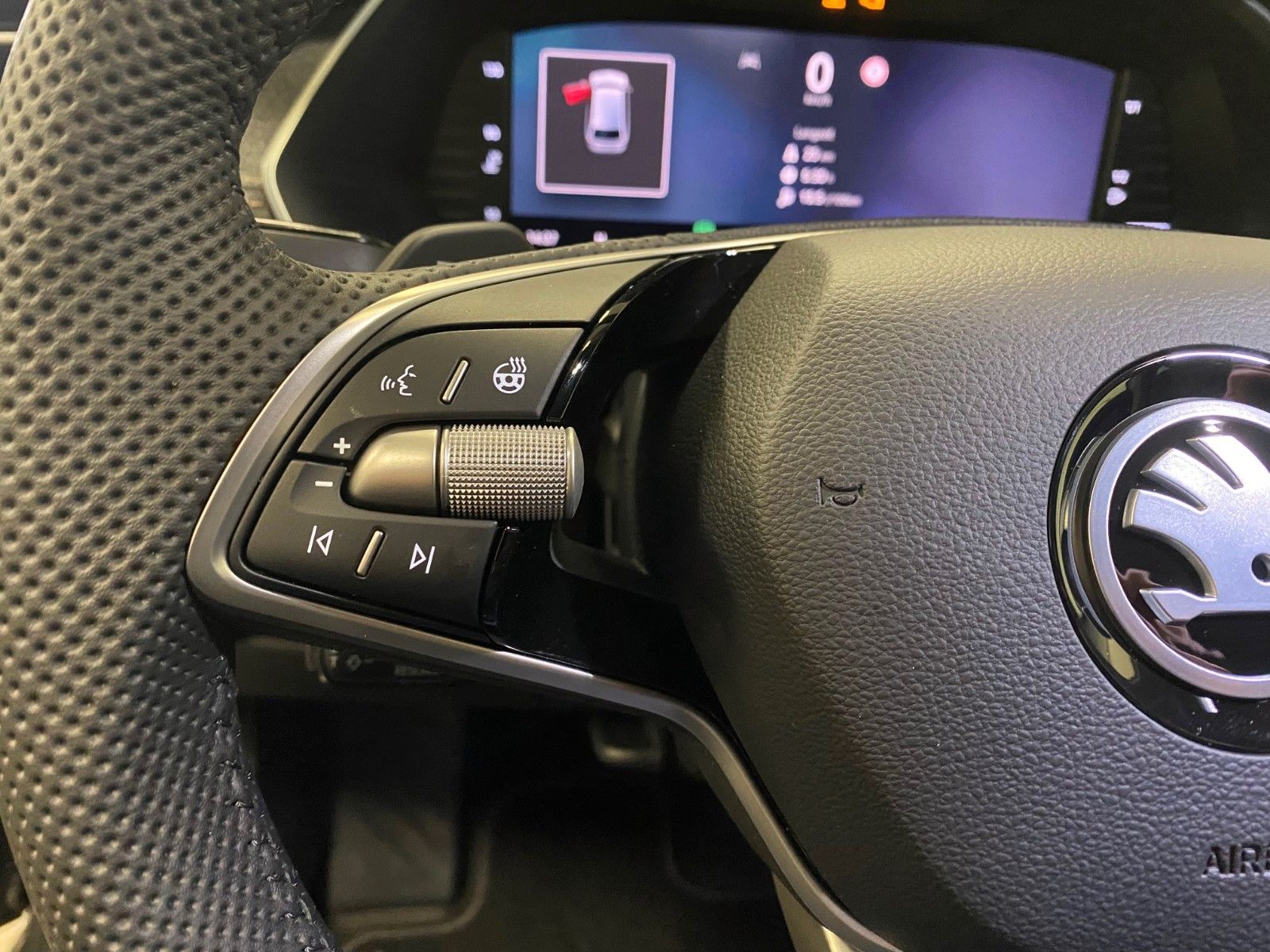Fahrzeugabbildung SKODA Octavia 1.5 TSI MHEV DSG Selection+NAVI+AHK+ACC+