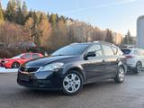 Kia cee'd / Ceed 1.6/AHK/KLIMA/DIESEL - Kia aus 2011: Cee D