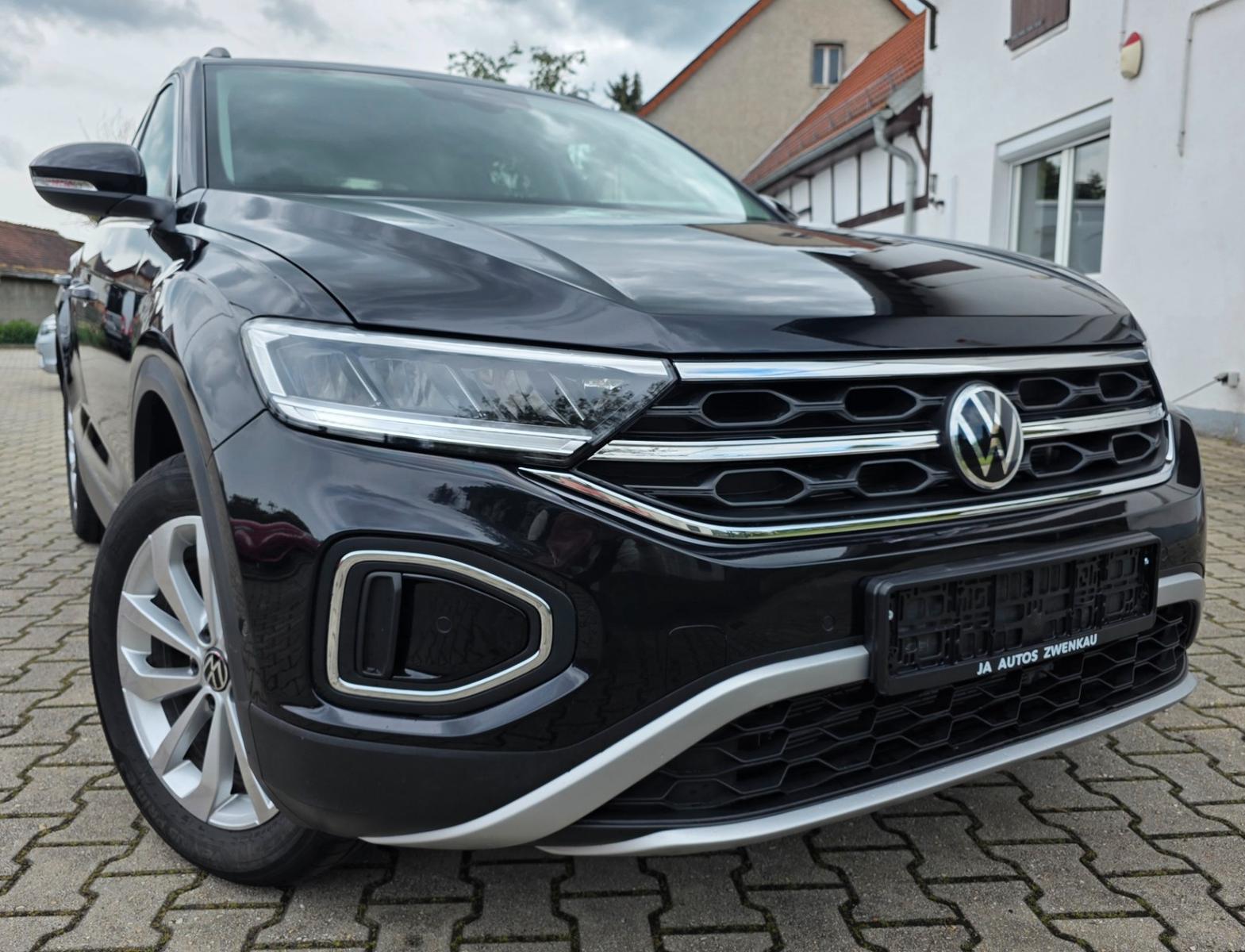 Volkswagen T-Roc Life 1.5 TSI,DSG,LED,PDC,Navi,YouTube!!!