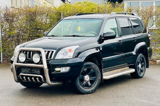 Toyota Land Cruiser PRADO 3.0 D-4D Executive 8 SEATS