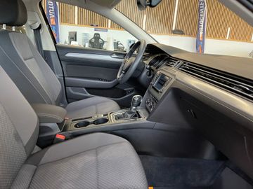 MYAUTOCENTER – Gebraucht- und Jahreswagen mit Werkstattservice in Pfaffenhofen Volkswagen Passat Variant Trendline BMTStart-Stopp*2.Hand*
