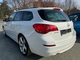 Opel Astra J Sports Tourer Design Edition - Opel Astra aus 2011: Design Edition