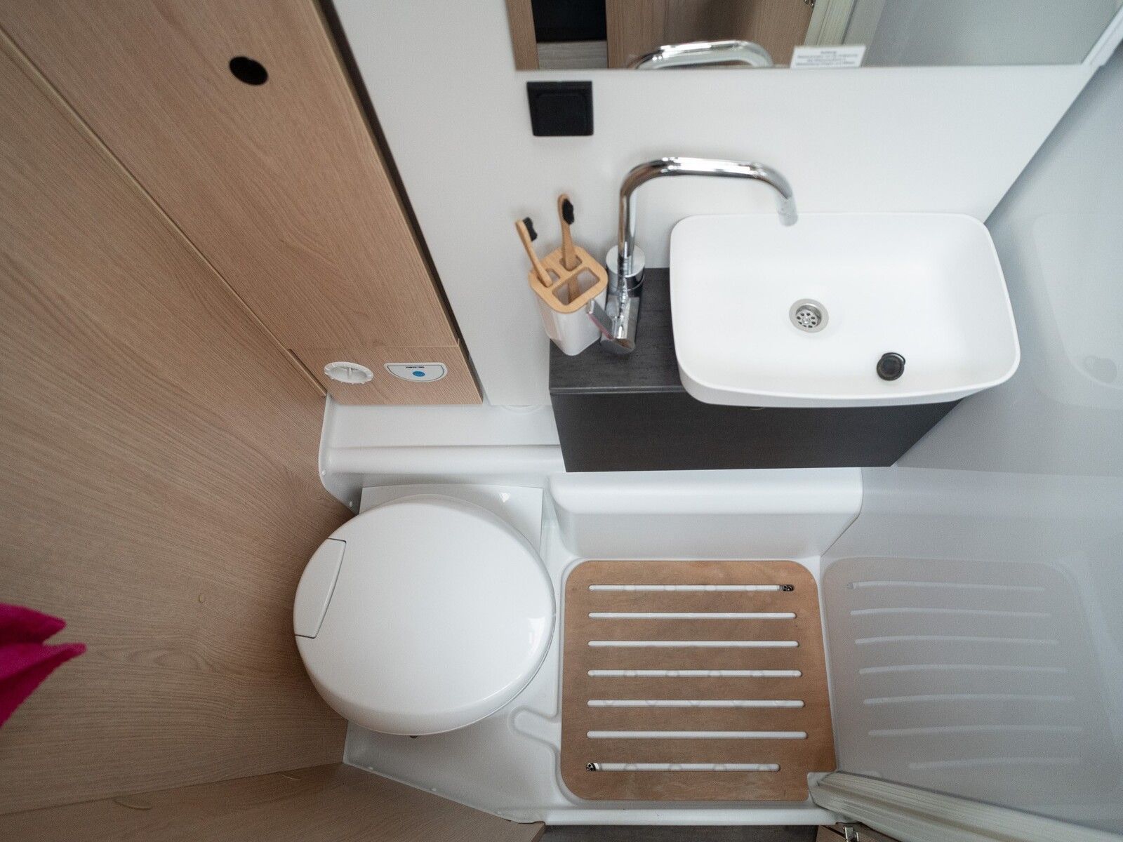 Fahrzeugabbildung Sunlight Adventure T Ford 670S Navi/Kamera, SAT/TV uvm.