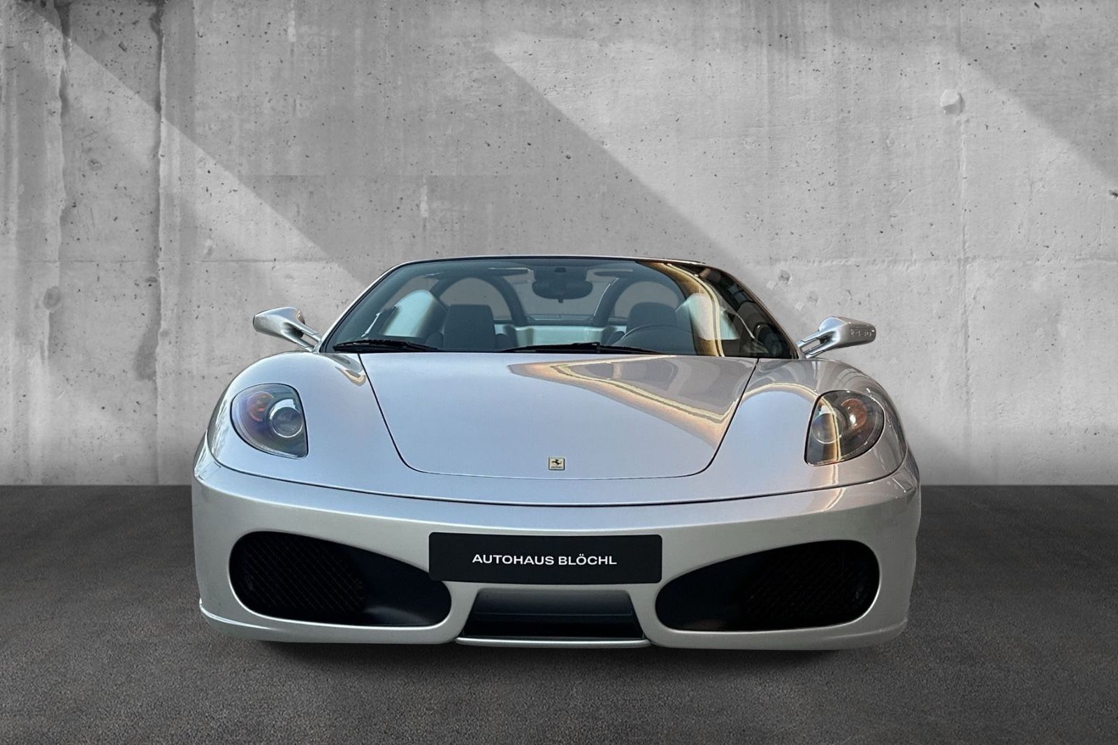 Fahrzeugabbildung Ferrari F430 Spider*PDC*Embleme*HiFi