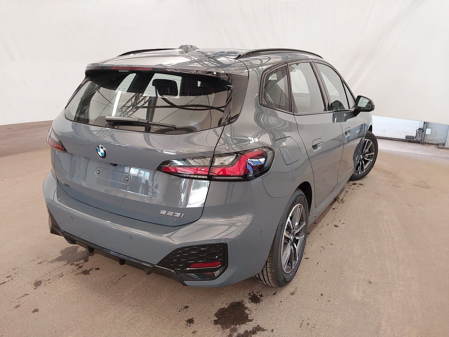 BMW 223 Active Tourer - Bild 2