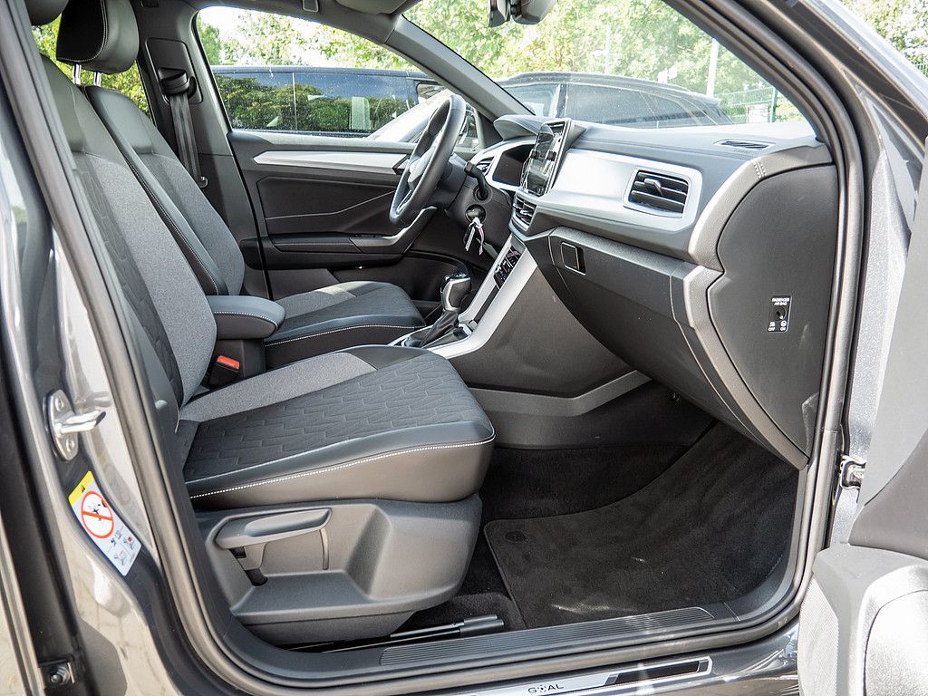 Volkswagen T-Roc 1.5TSI DSG LED NAVI AHK ACC foto 2