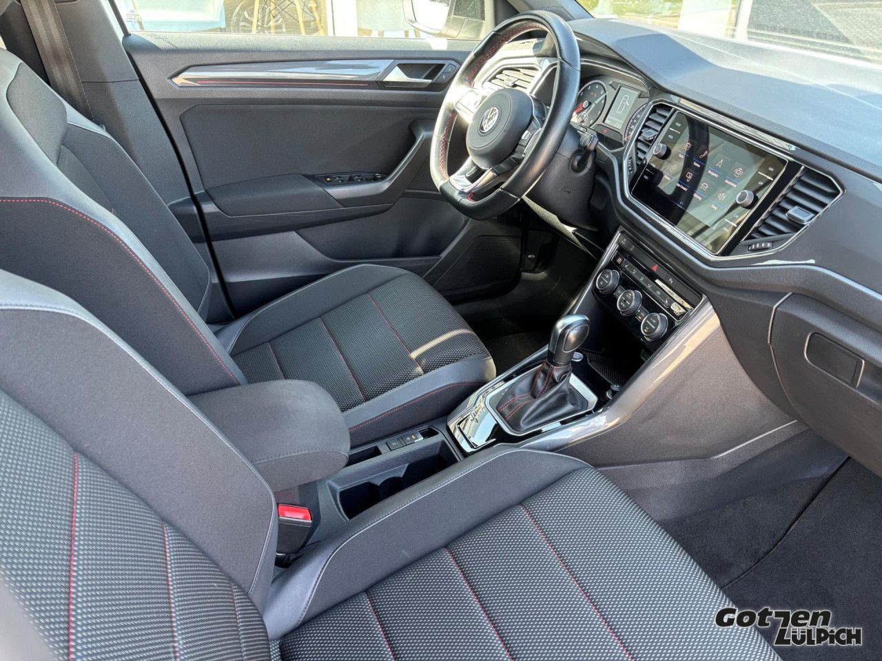 Fahrzeugabbildung Volkswagen T-Roc Sport 1.5 TSI App-Connect E-Heckklappe PDC