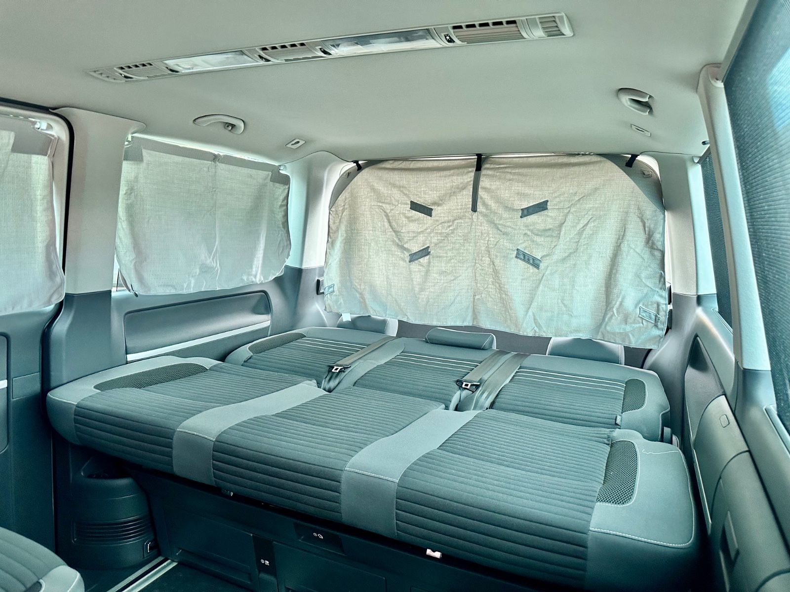 Fahrzeugabbildung Volkswagen T5 MULTIVAN CUP*MOD.2015+AUTOM+7SITZER+20LM