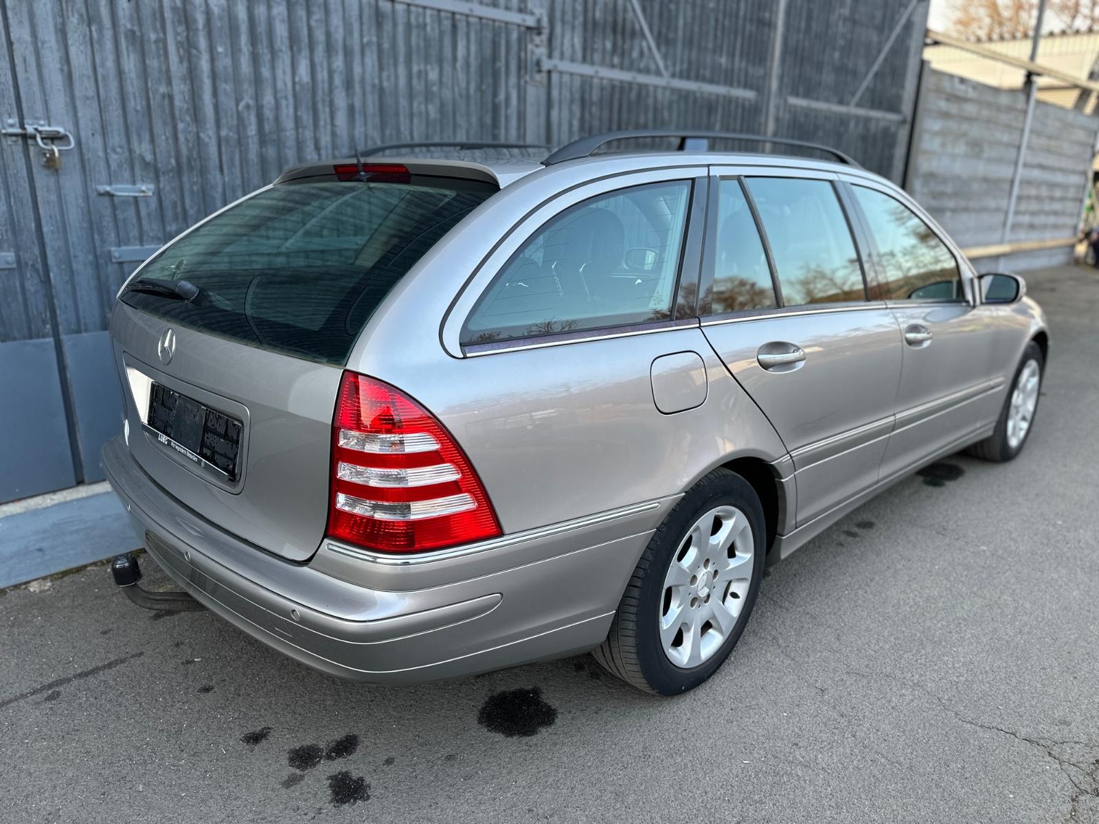 Mercedes-Benz C200 2005 — photo 8