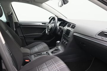 Fahrzeugabbildung Volkswagen Golf VII Lim. Comfortline BMT DSG PDC Navi