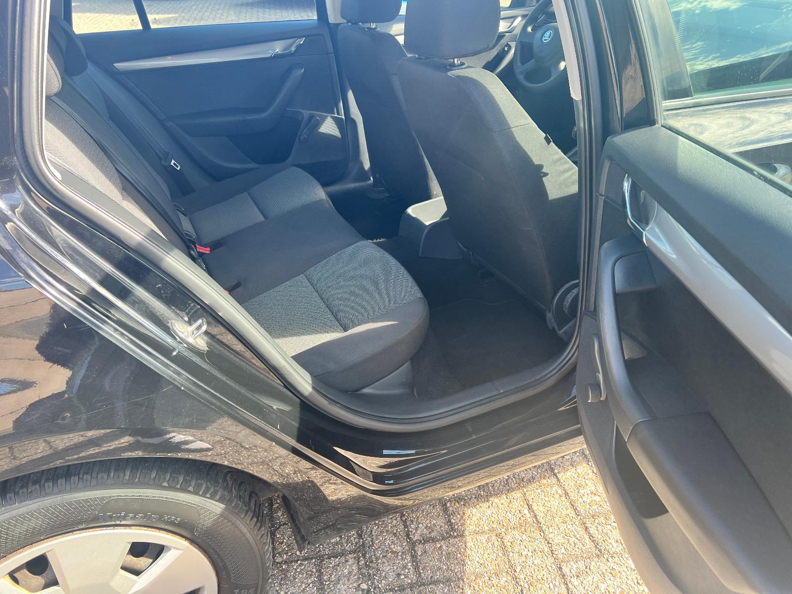 Skoda Octavia 2013 — фото 16