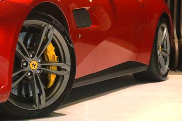 2018 Ferrari GTC4LUSSO — миниатюра 21