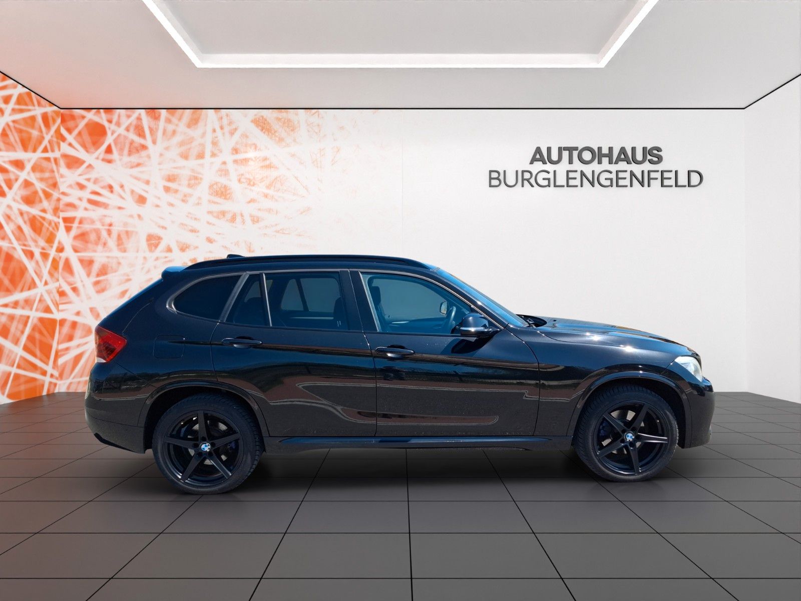 Fahrzeugabbildung BMW X1 18d xDrive ! M-Paket ! AHK !