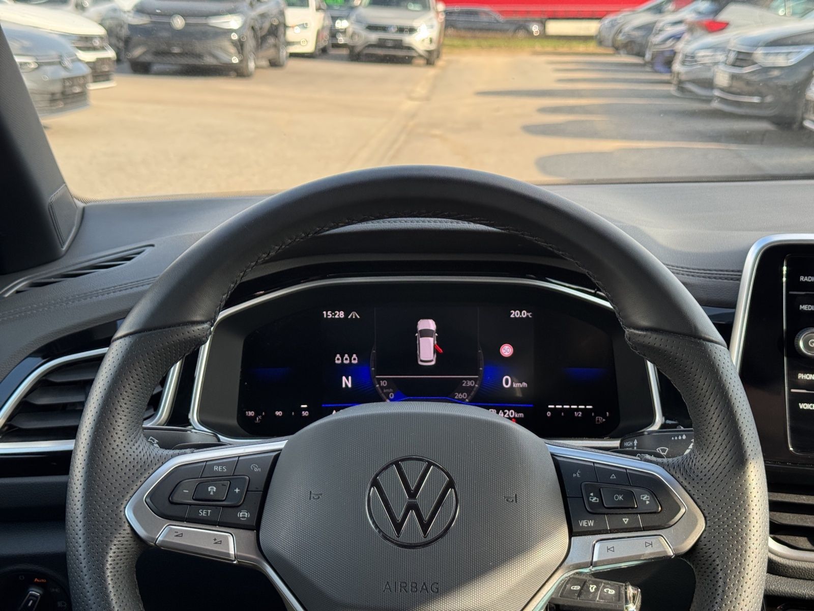Volkswagen T-Roc - Bild 12