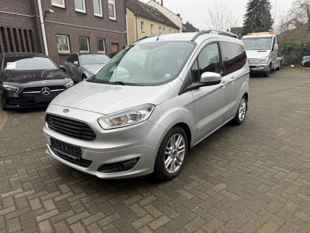 Ford Tourneo Courier Titanium   EcoBoost