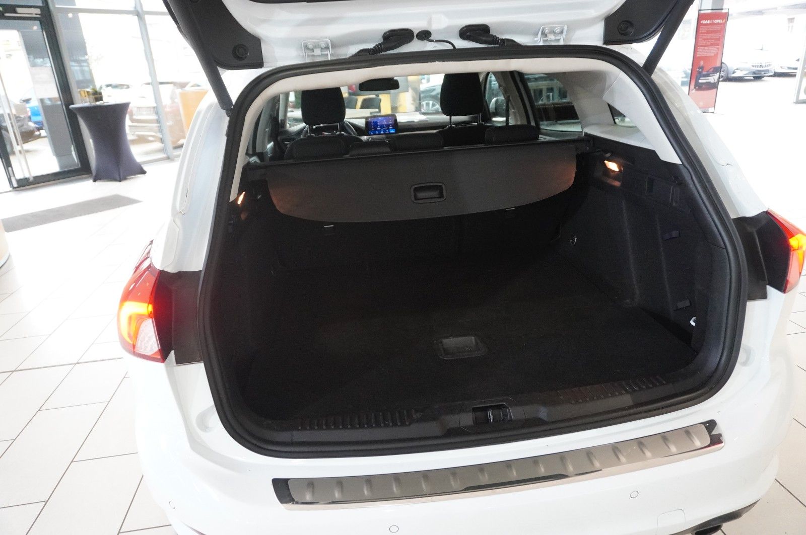 Fahrzeugabbildung Ford Focus Turnier 2.0D TITANIUM NAVI/LED/KAMERA/SHZ
