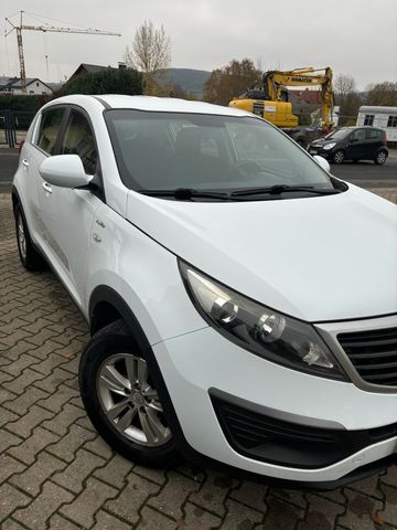 Kia Sportage 2,0 Diesel. 4WD.  2013.neu TÜV